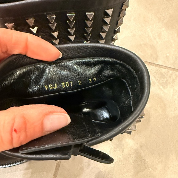 Valentino Garavani Black Combat Boots with Silver Studs (box is missing) - Picture 5 of 12